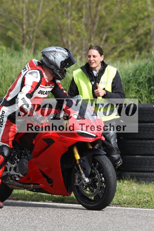 Archiv-2025/10 23.04.2025 Cornu Master School ADR/rot-rouge/27